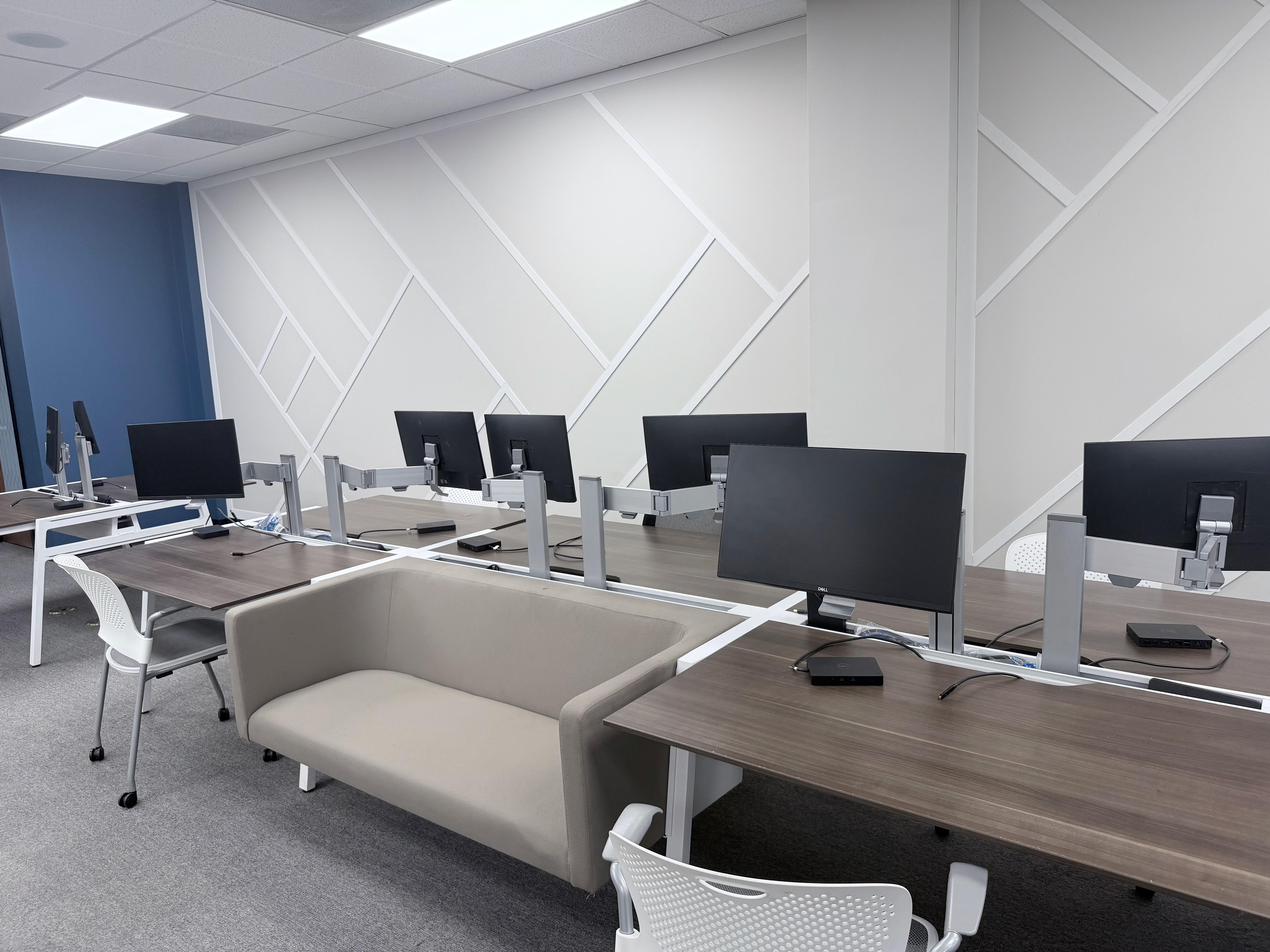 High-speed WiFi coworking at Harbor Hub