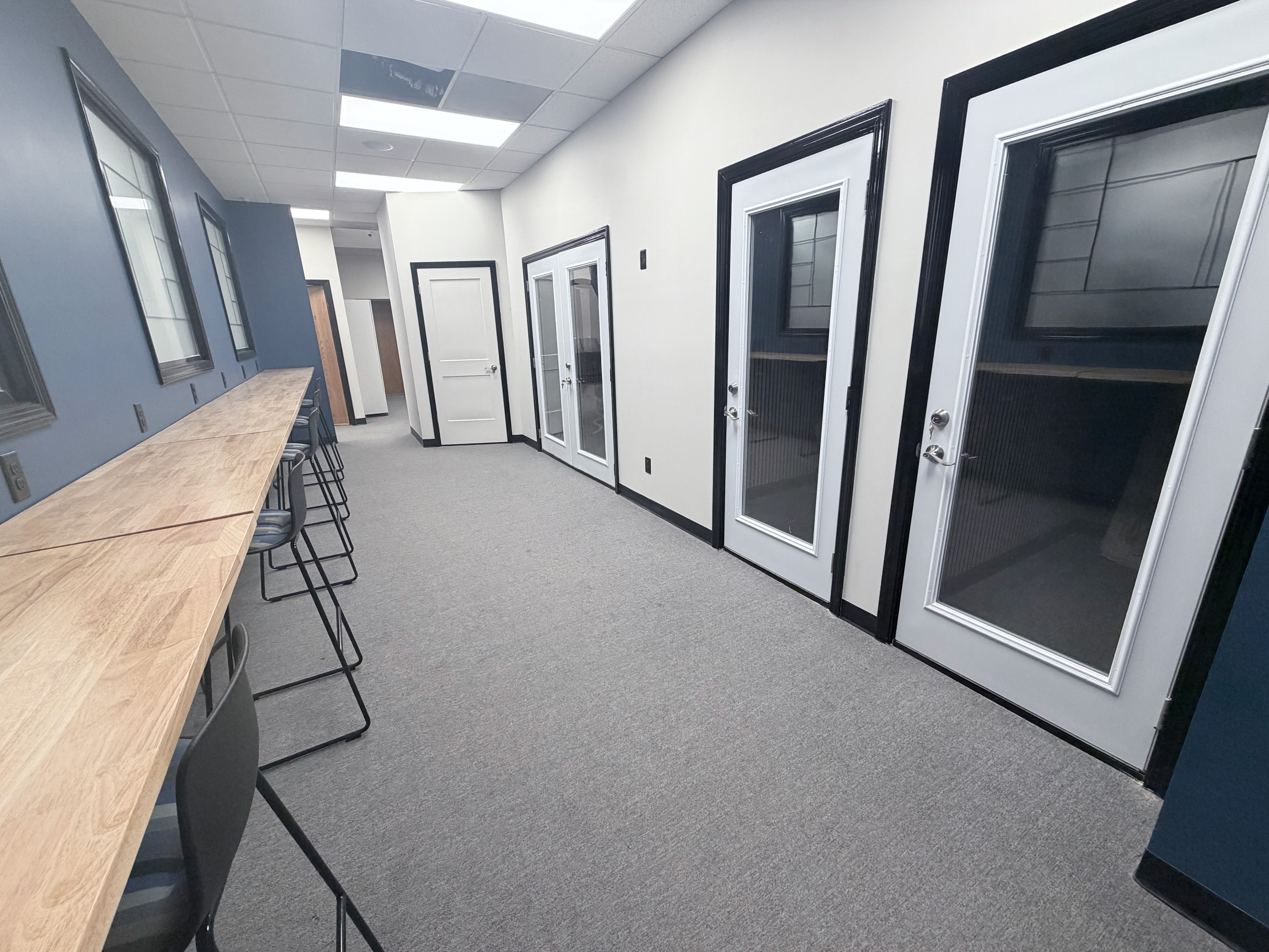 Meeting booths at Harbor Hub